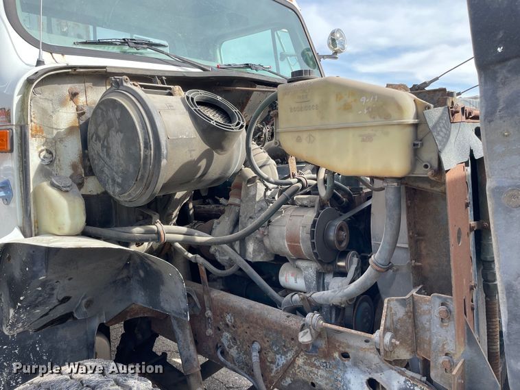 image for item OG9813 2000 International 4700 bucket truck