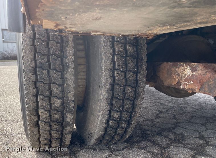 image for item OG9813 2000 International 4700 bucket truck