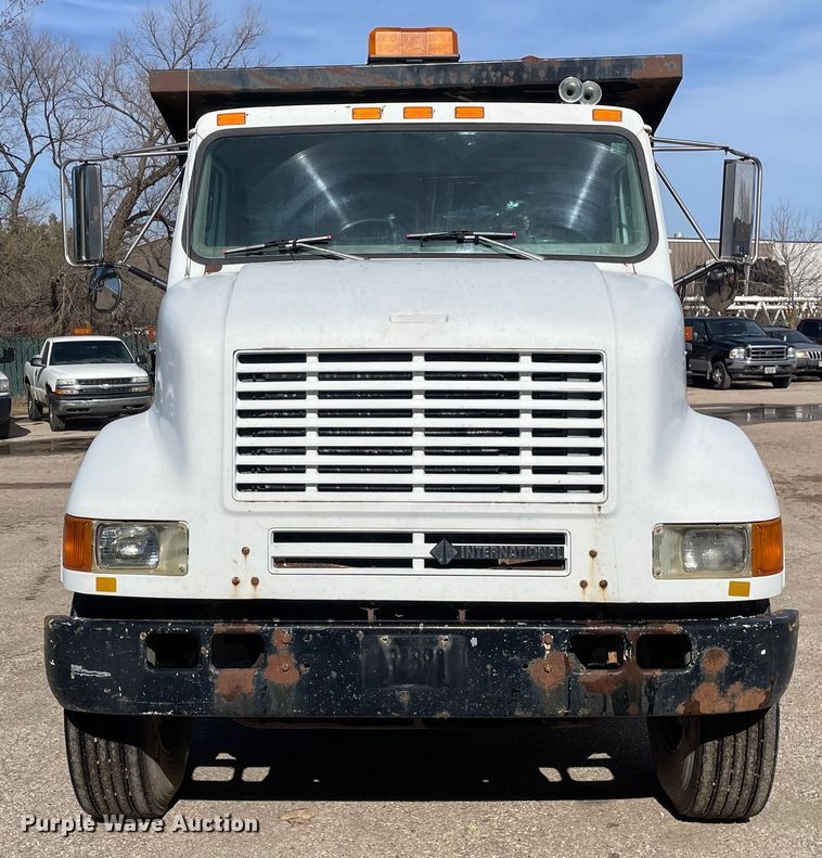 image for item OG9815 1996 International 8100 dump truck