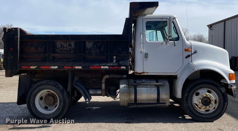 image for item OG9815 1996 International 8100 dump truck