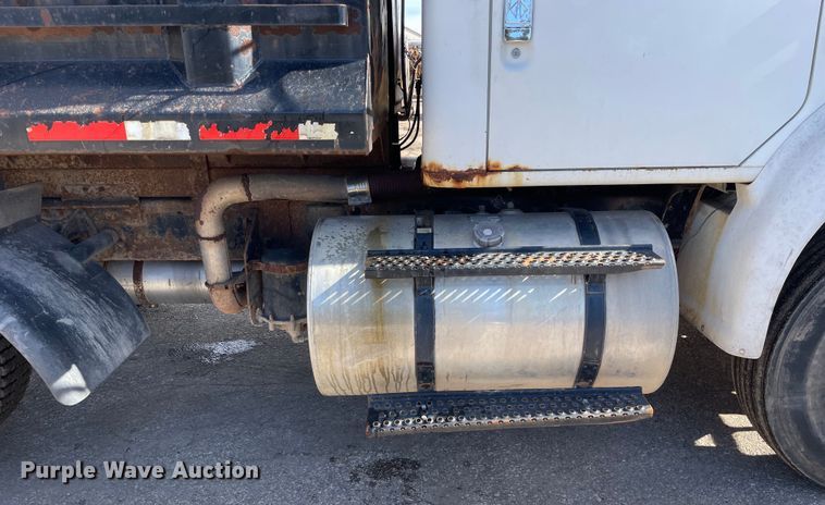 image for item OG9815 1996 International 8100 dump truck