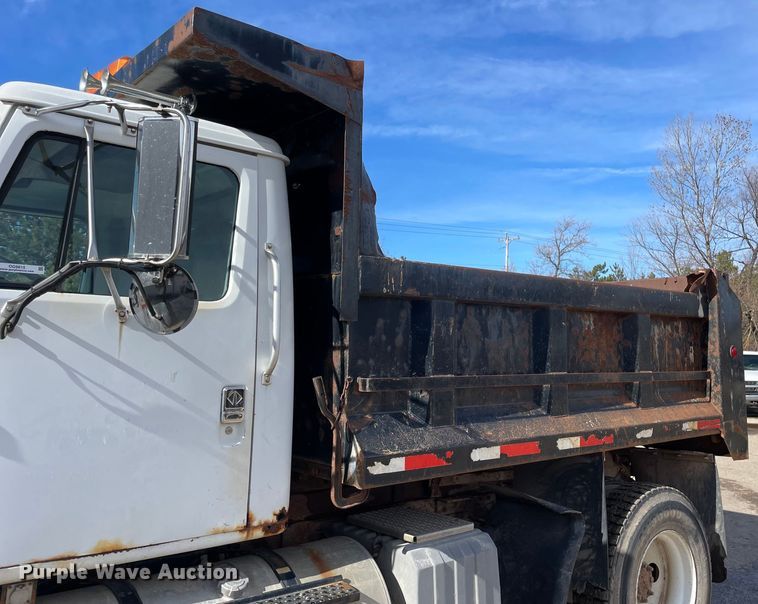 image for item OG9815 1996 International 8100 dump truck