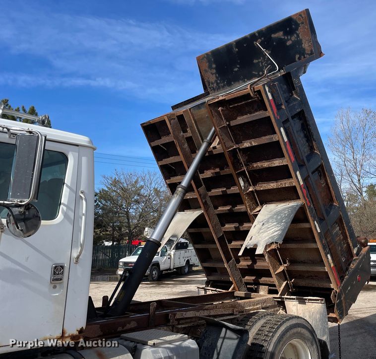 image for item OG9815 1996 International 8100 dump truck