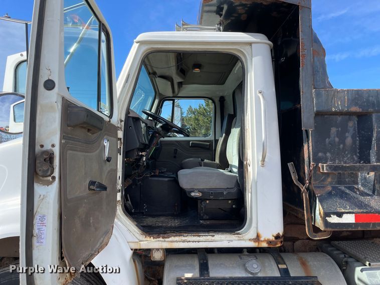 image for item OG9815 1996 International 8100 dump truck