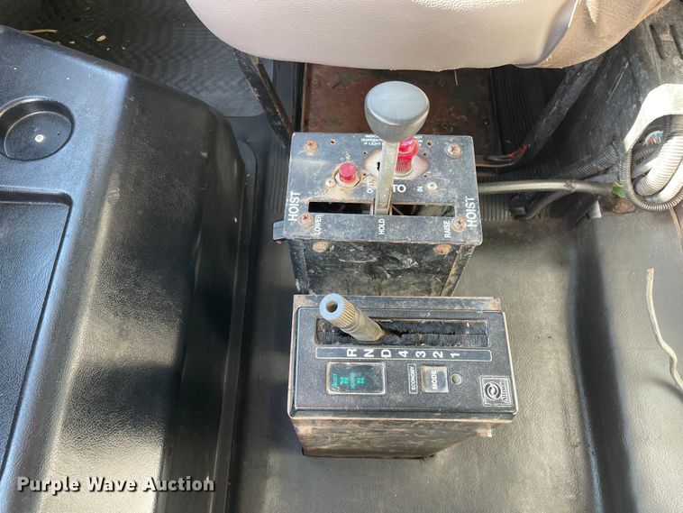 image for item OG9815 1996 International 8100 dump truck