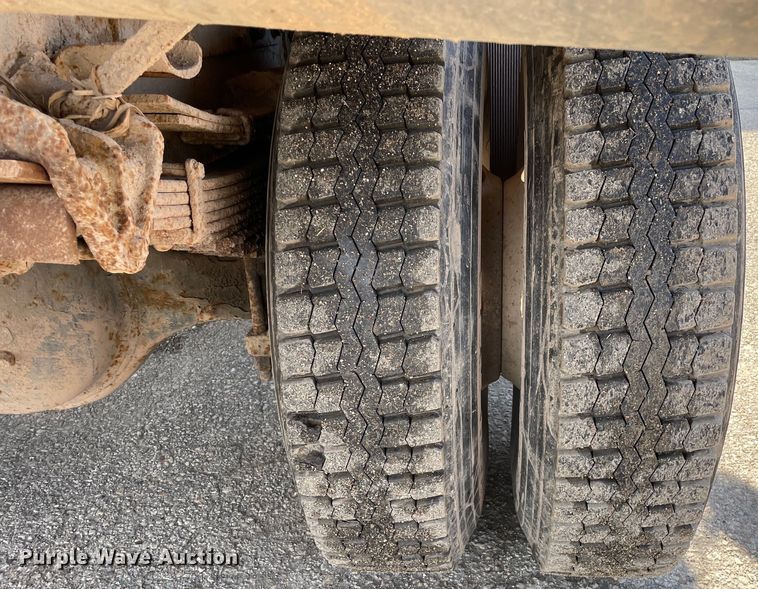 image for item OG9815 1996 International 8100 dump truck