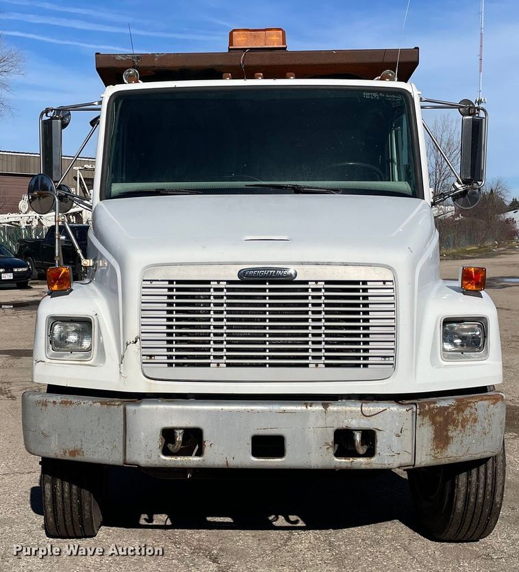 image for item OG9816 2003 Freightliner FL70 dump truck