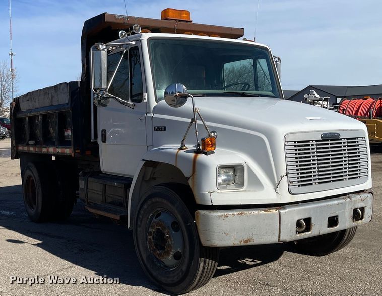 image for item OG9816 2003 Freightliner FL70 dump truck