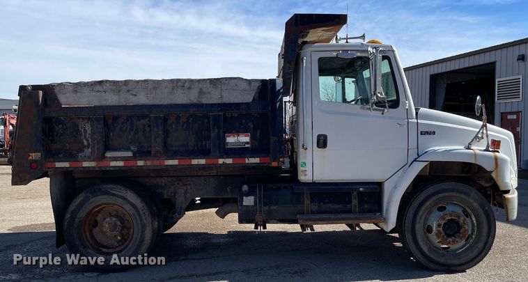 image for item OG9816 2003 Freightliner FL70 dump truck