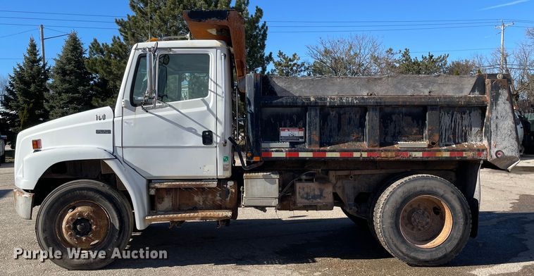 image for item OG9816 2003 Freightliner FL70 dump truck