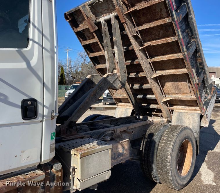 image for item OG9816 2003 Freightliner FL70 dump truck