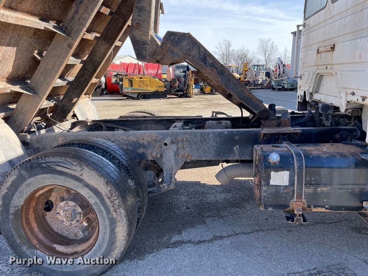 image for item OG9816 2003 Freightliner FL70 dump truck