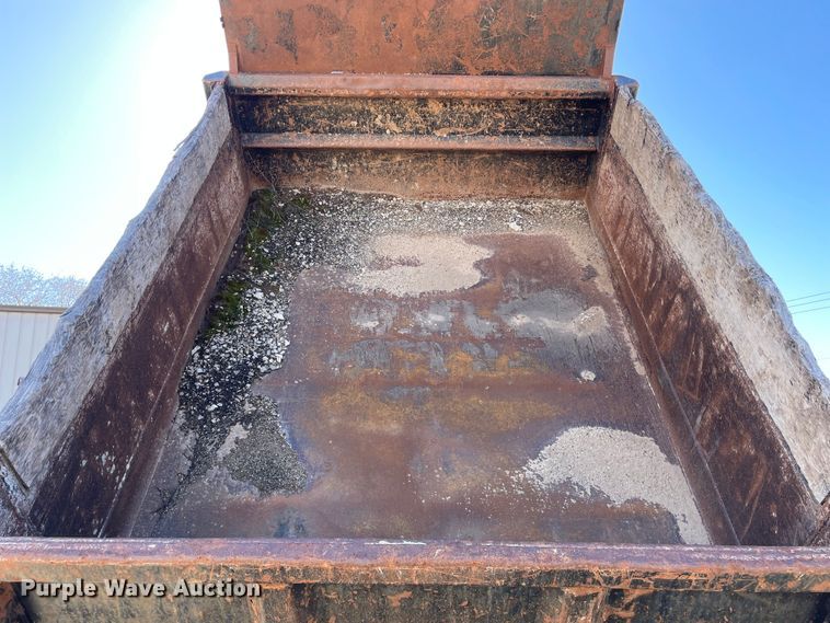 image for item OG9816 2003 Freightliner FL70 dump truck