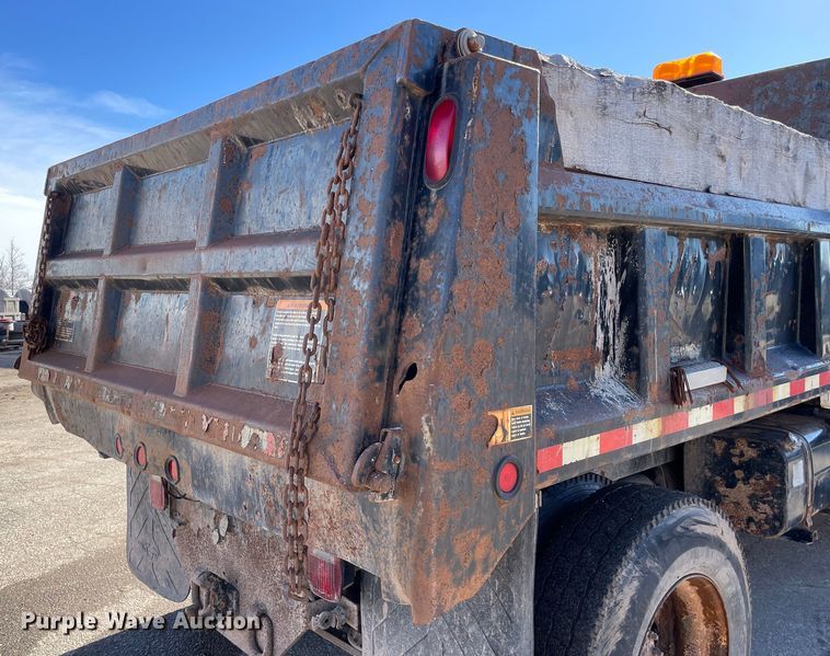 image for item OG9816 2003 Freightliner FL70 dump truck