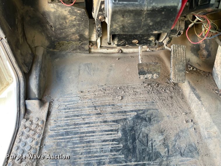 image for item OG9816 2003 Freightliner FL70 dump truck