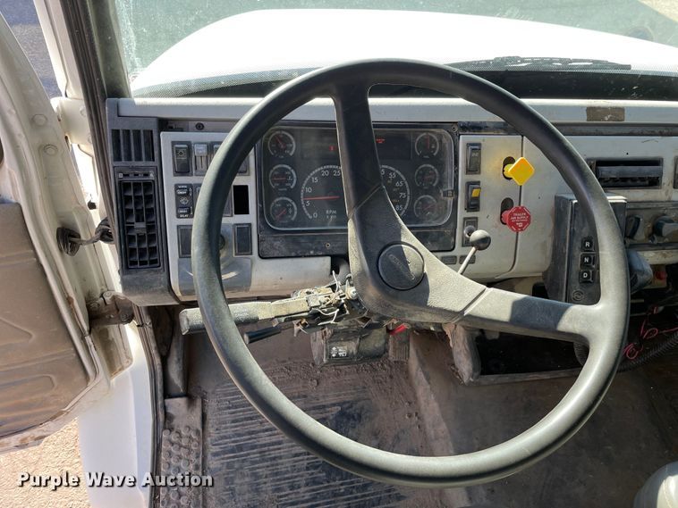 image for item OG9816 2003 Freightliner FL70 dump truck