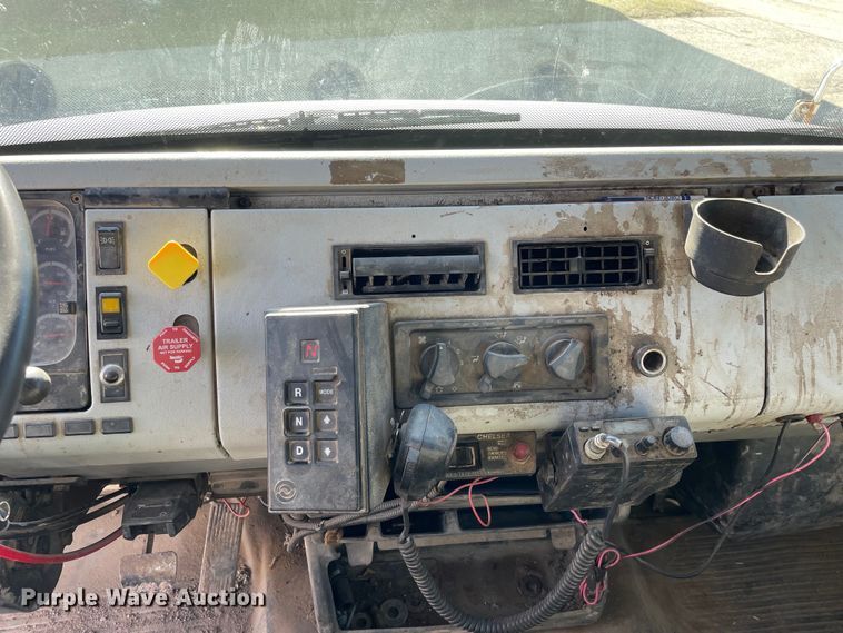 image for item OG9816 2003 Freightliner FL70 dump truck