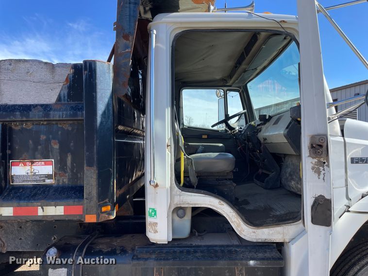 image for item OG9816 2003 Freightliner FL70 dump truck