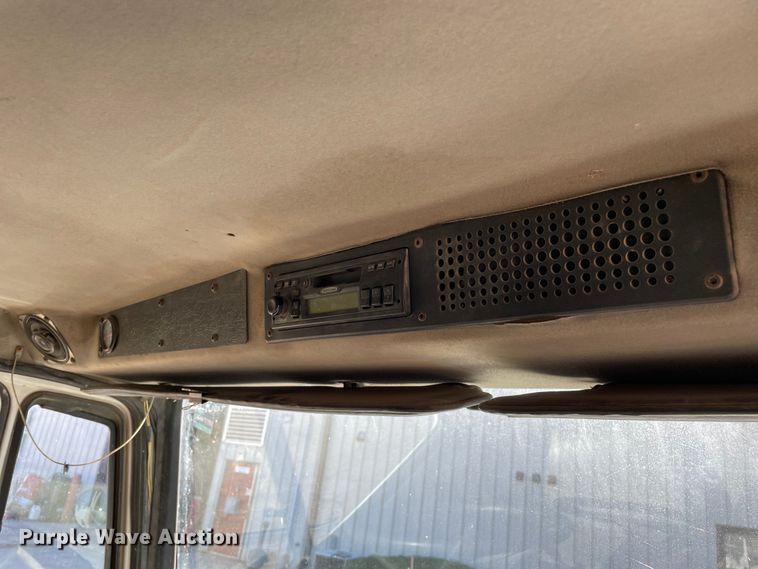 image for item OG9816 2003 Freightliner FL70 dump truck