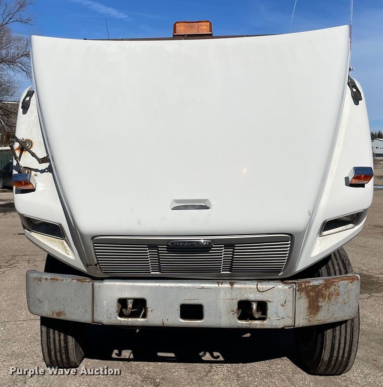 image for item OG9816 2003 Freightliner FL70 dump truck