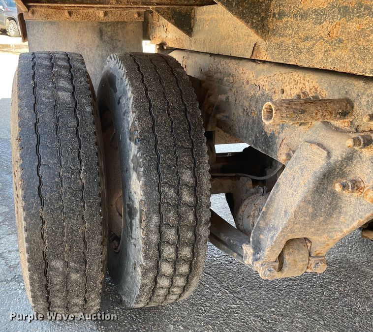 image for item OG9816 2003 Freightliner FL70 dump truck