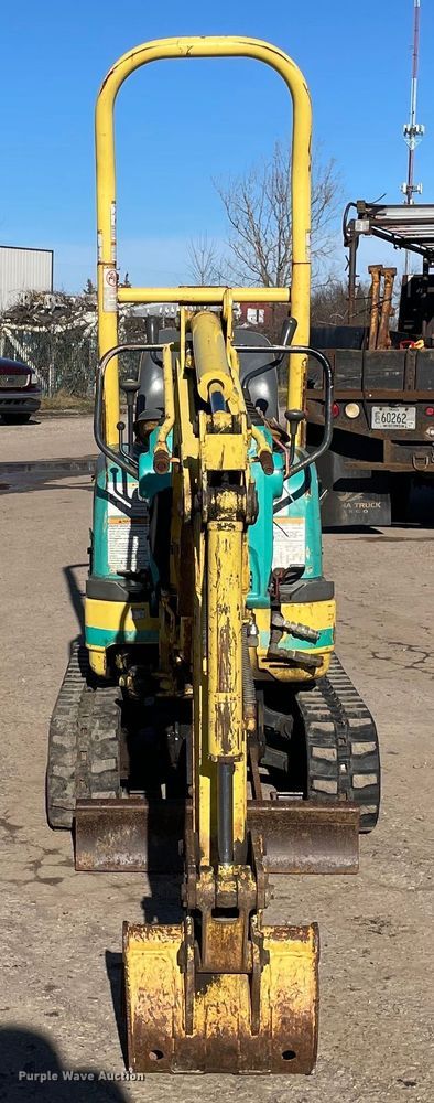 image for item OG9818 2011 Yanmar  SV08 mini excavator