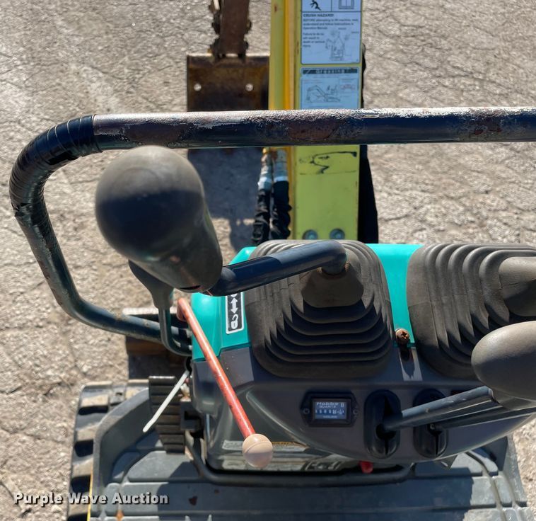 image for item OG9818 2011 Yanmar  SV08 mini excavator