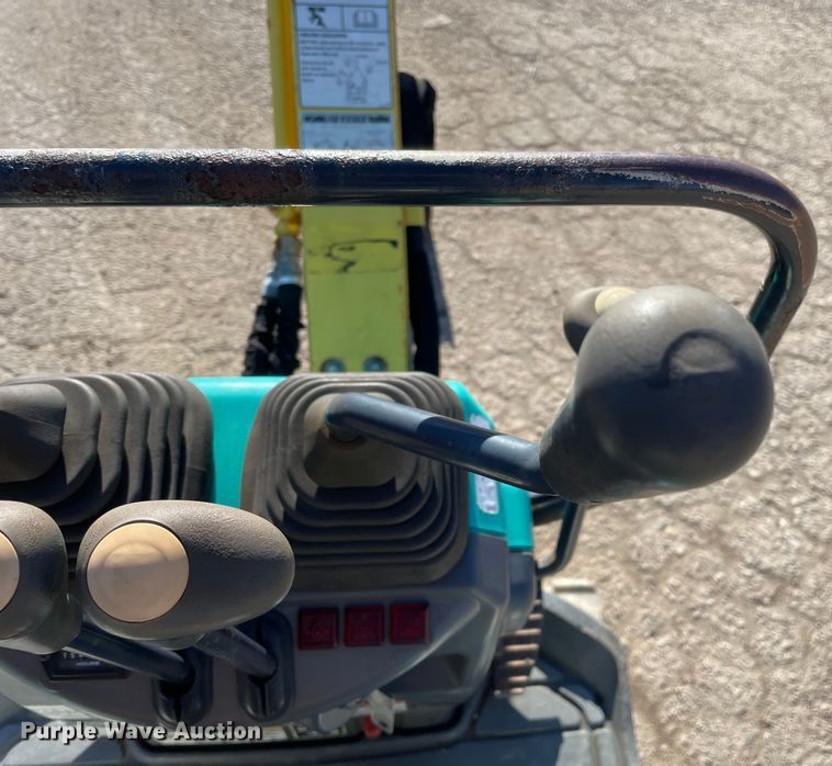 image for item OG9818 2011 Yanmar  SV08 mini excavator