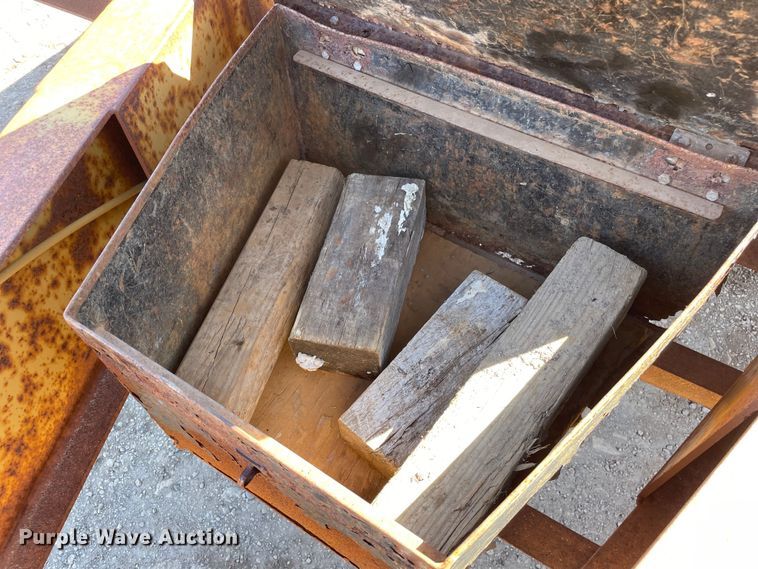 image for item OG9825 1998 Dynaweld equipment trailer