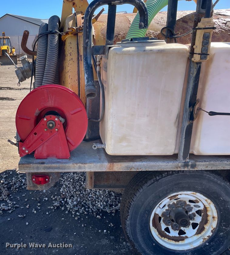 image for item OG9836 2011 Vermeer  LP555DT vacuum excavator