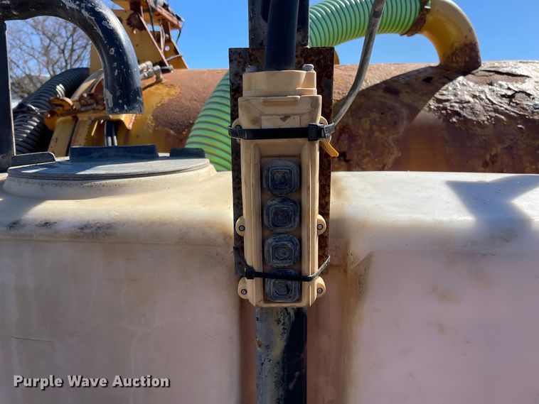 image for item OG9836 2011 Vermeer  LP555DT vacuum excavator