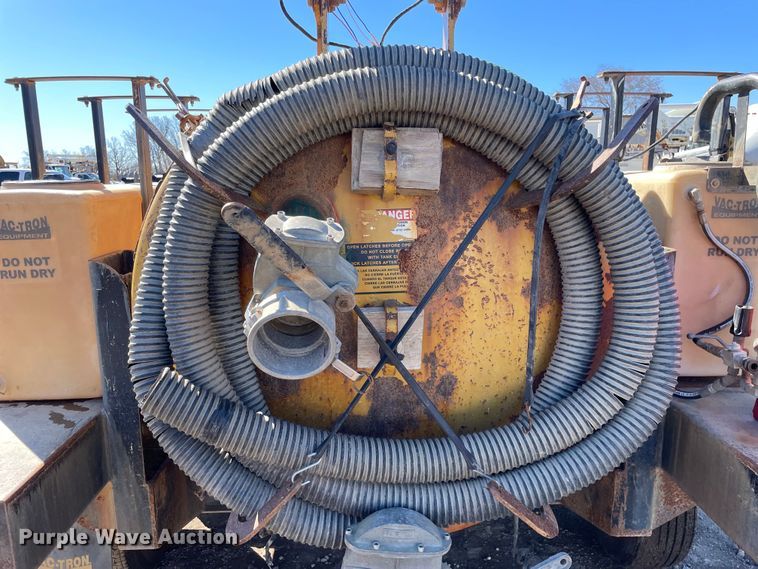 image for item OG9836 2011 Vermeer  LP555DT vacuum excavator