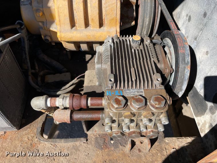 image for item OG9836 2011 Vermeer  LP555DT vacuum excavator