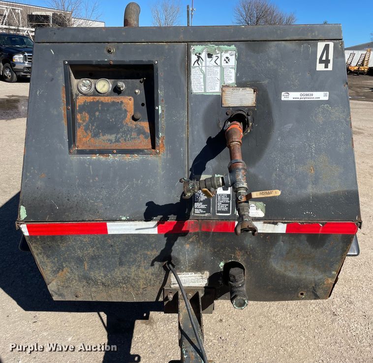 image for item OG9839 1999 Sullair 185DPQ JD air compressor