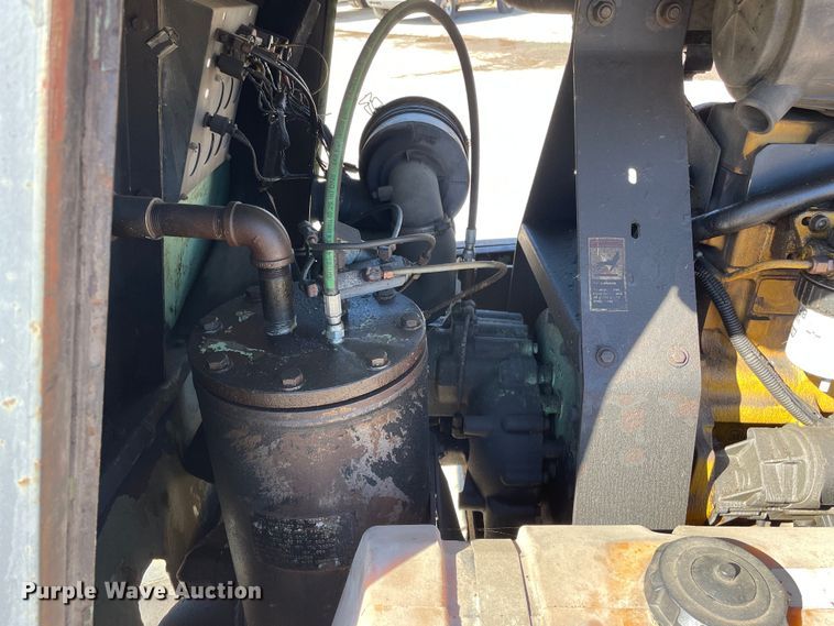 image for item OG9839 1999 Sullair 185DPQ JD air compressor