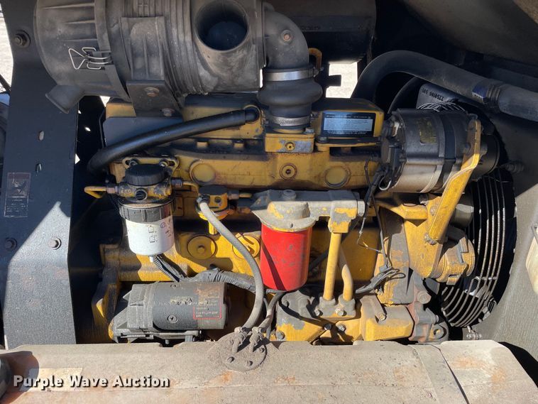 image for item OG9839 1999 Sullair 185DPQ JD air compressor