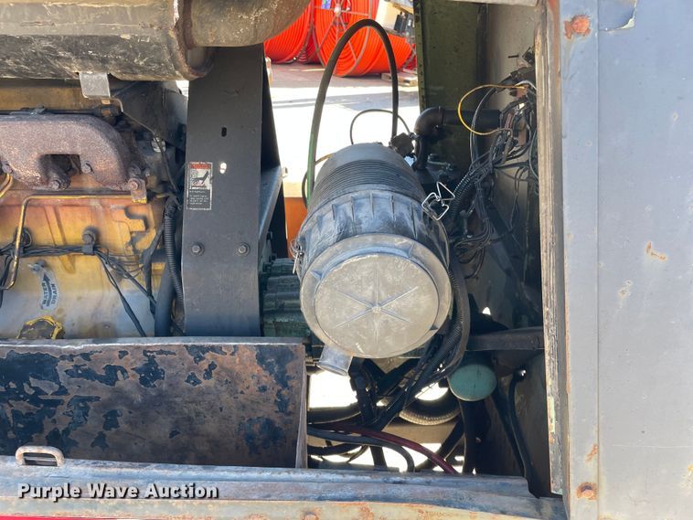 image for item OG9839 1999 Sullair 185DPQ JD air compressor