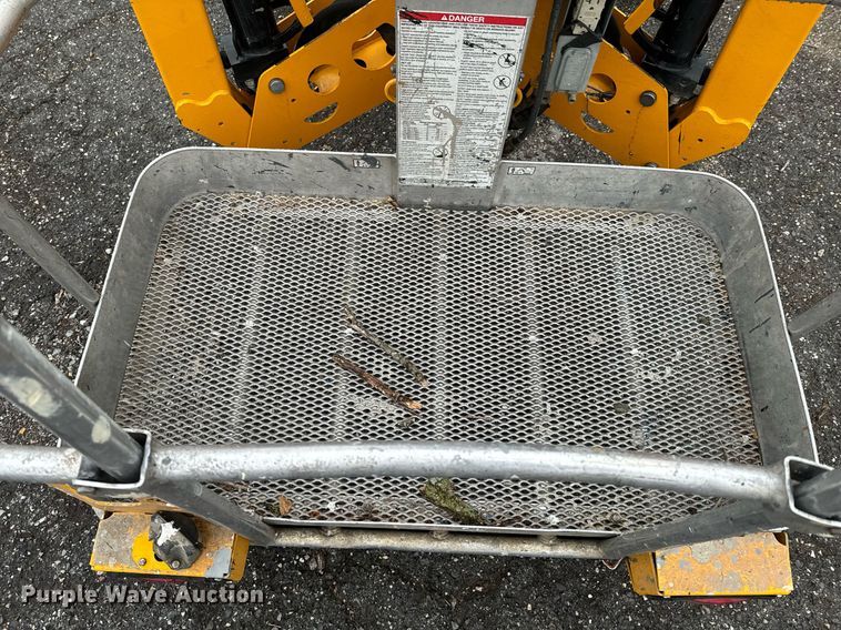 image for item OJ9536 2018 Haulotte 4527A boom lift