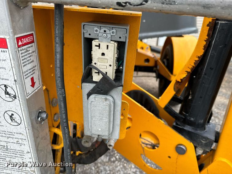 image for item OJ9536 2018 Haulotte 4527A boom lift