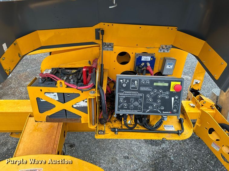 image for item OJ9536 2018 Haulotte 4527A boom lift