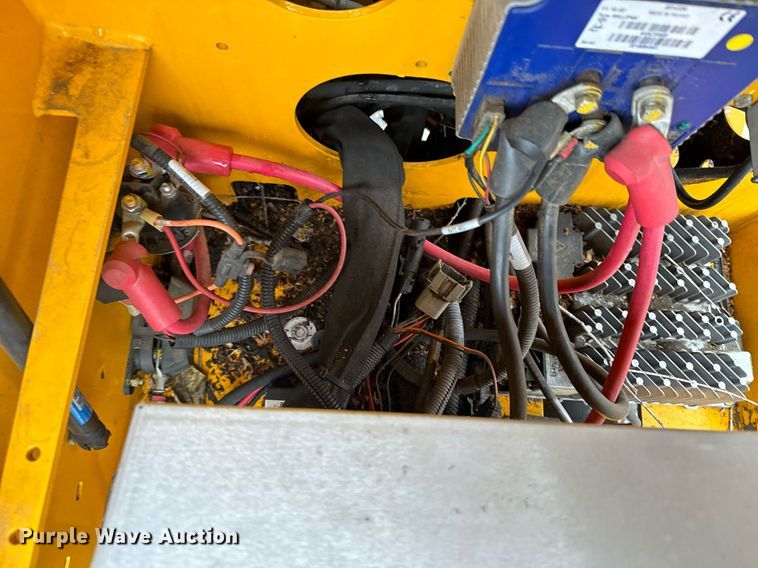 image for item OJ9536 2018 Haulotte 4527A boom lift