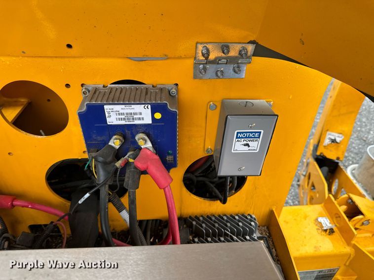 image for item OJ9536 2018 Haulotte 4527A boom lift