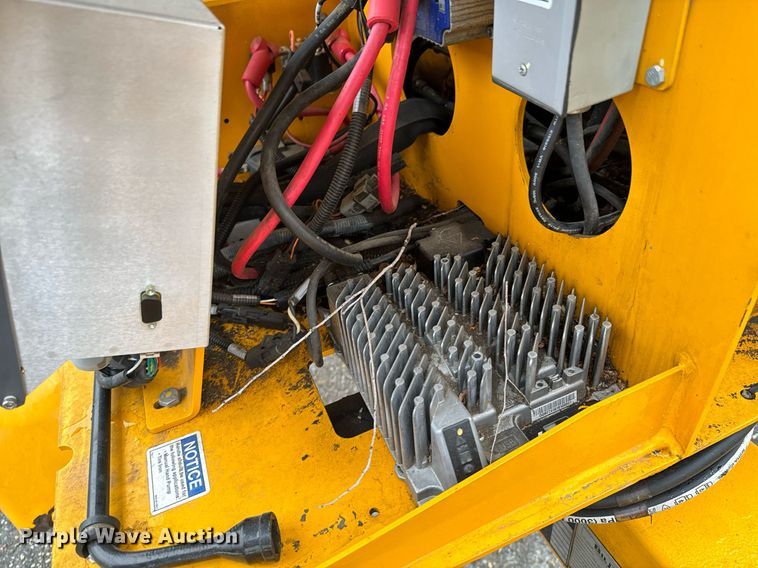 image for item OJ9536 2018 Haulotte 4527A boom lift