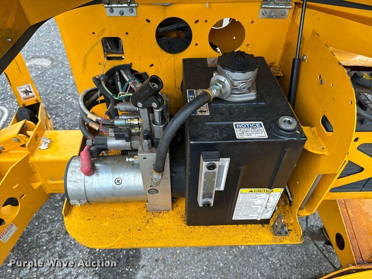 image for item OJ9536 2018 Haulotte 4527A boom lift