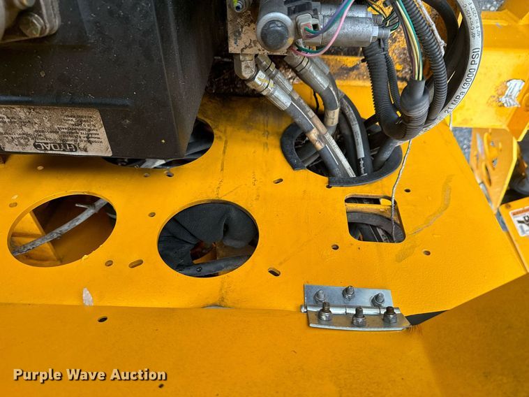 image for item OJ9536 2018 Haulotte 4527A boom lift