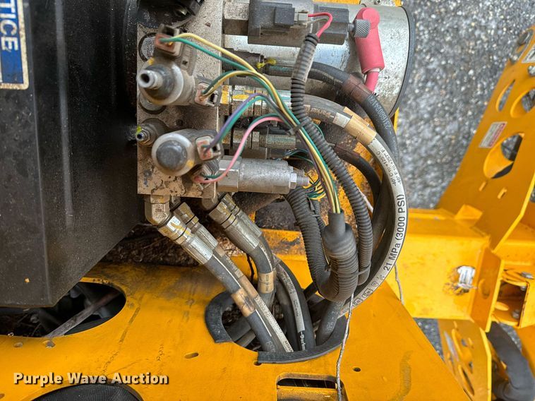 image for item OJ9536 2018 Haulotte 4527A boom lift