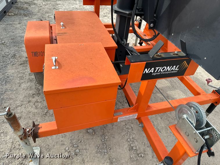 image for item OJ9604 2017 National Signal Sunray message board trailer