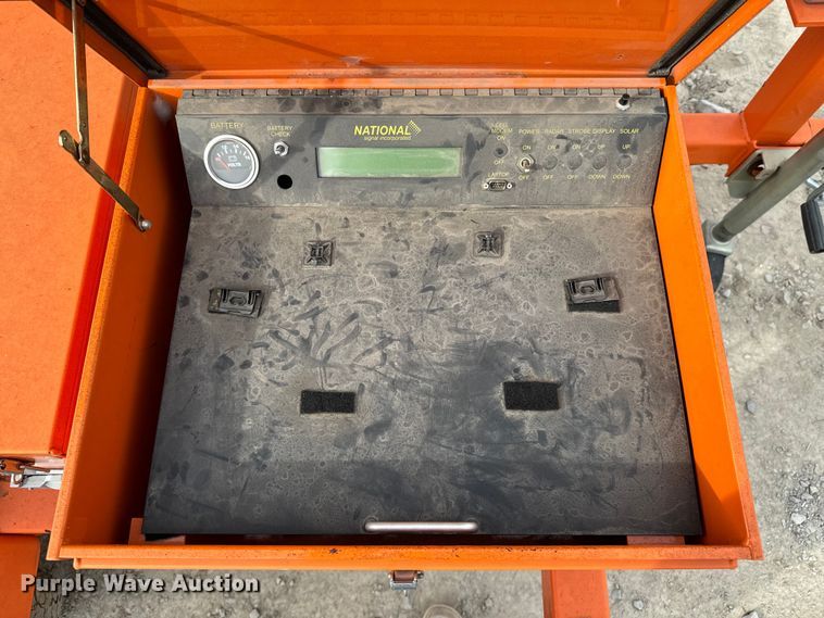 image for item OJ9604 2017 National Signal Sunray message board trailer