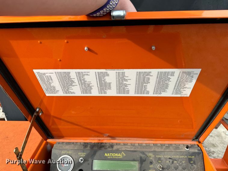 image for item OJ9604 2017 National Signal Sunray message board trailer