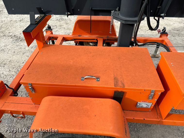 image for item OJ9604 2017 National Signal Sunray message board trailer